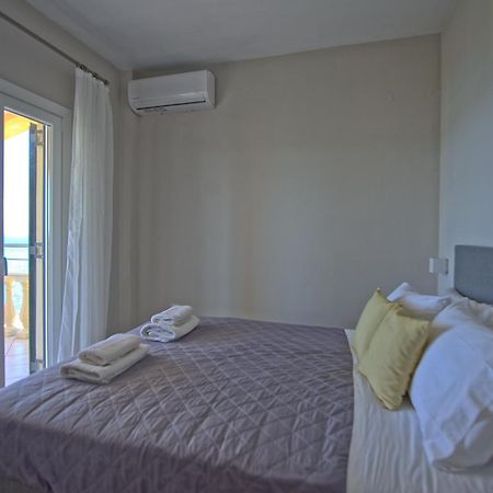 Beachfront Villa Seasun By Posarellivillas Agios Spyridon  Exteriör bild