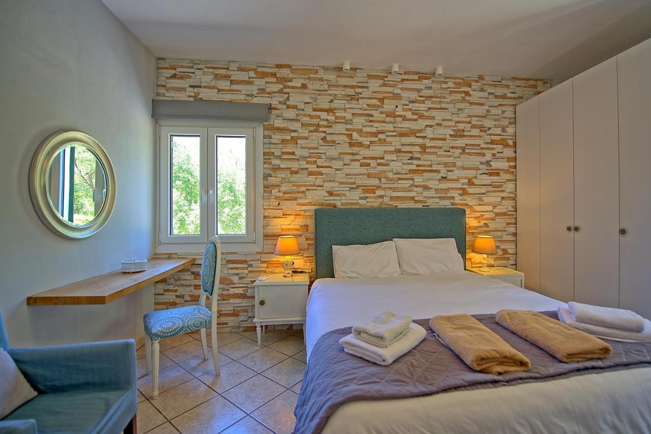 Beachfront Villa Seasun By Posarellivillas Agios Spyridon  Exteriör bild