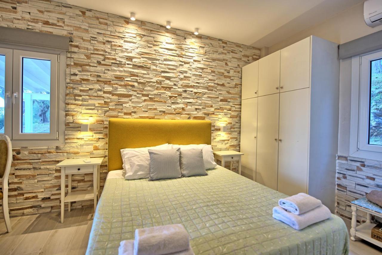 Beachfront Villa Seasun By Posarellivillas Agios Spyridon  Exteriör bild