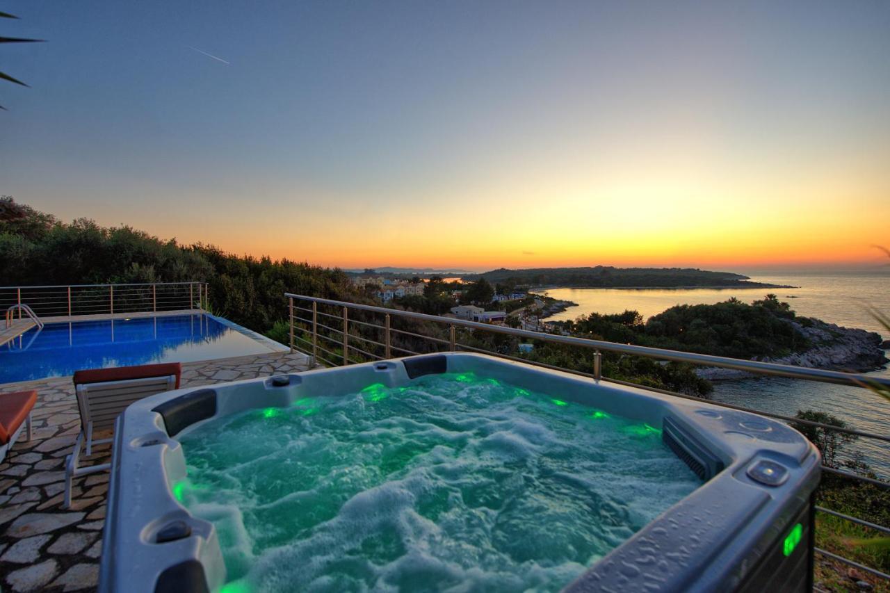 Beachfront Villa Seasun By Posarellivillas Agios Spyridon  Exteriör bild