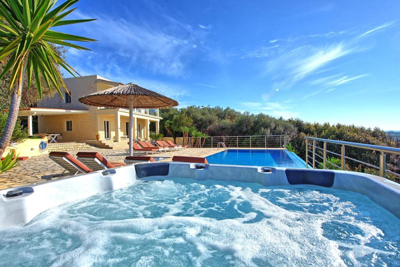 Beachfront Villa Seasun By Posarellivillas Agios Spyridon  Exteriör bild
