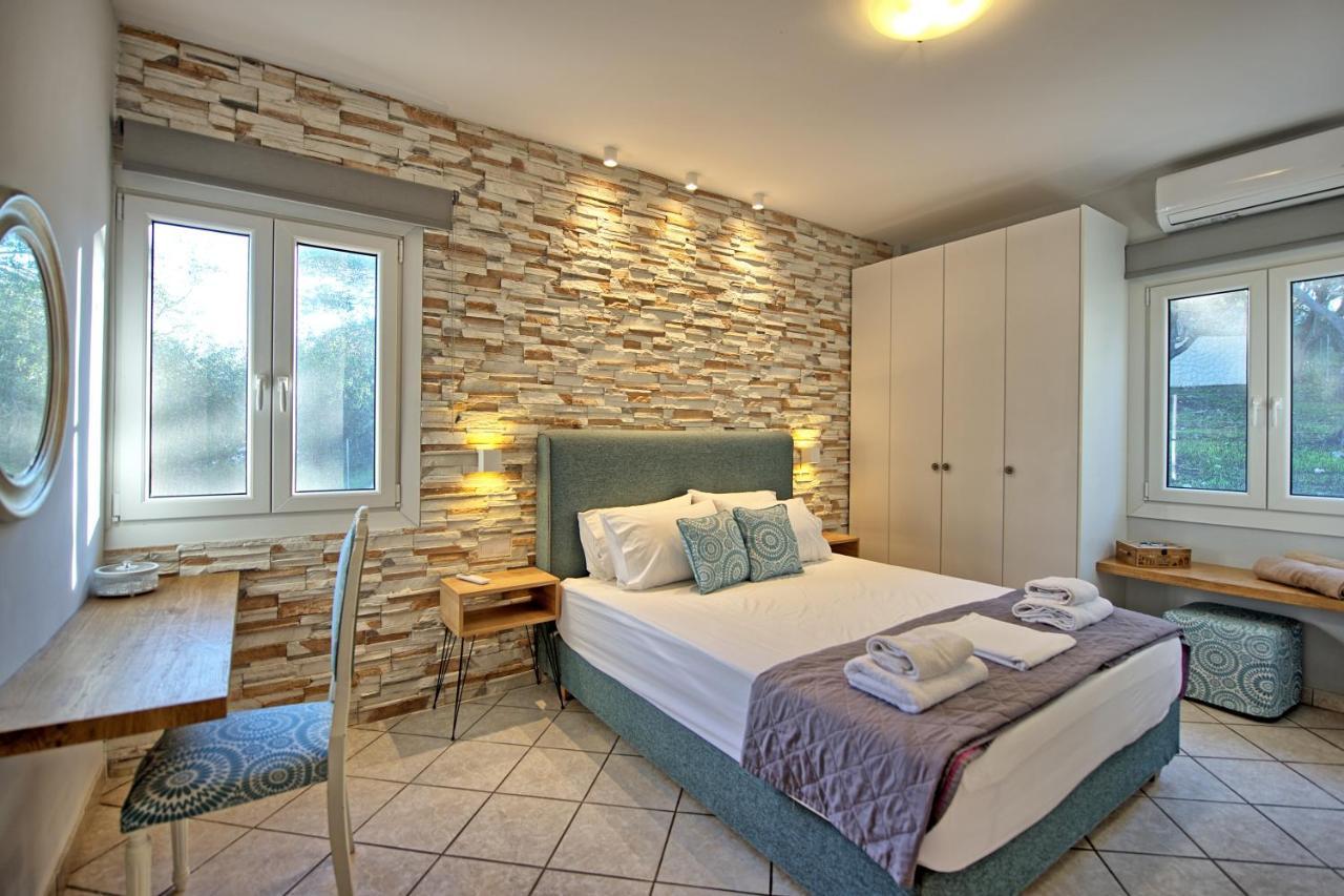 Beachfront Villa Seasun By Posarellivillas Agios Spyridon  Exteriör bild