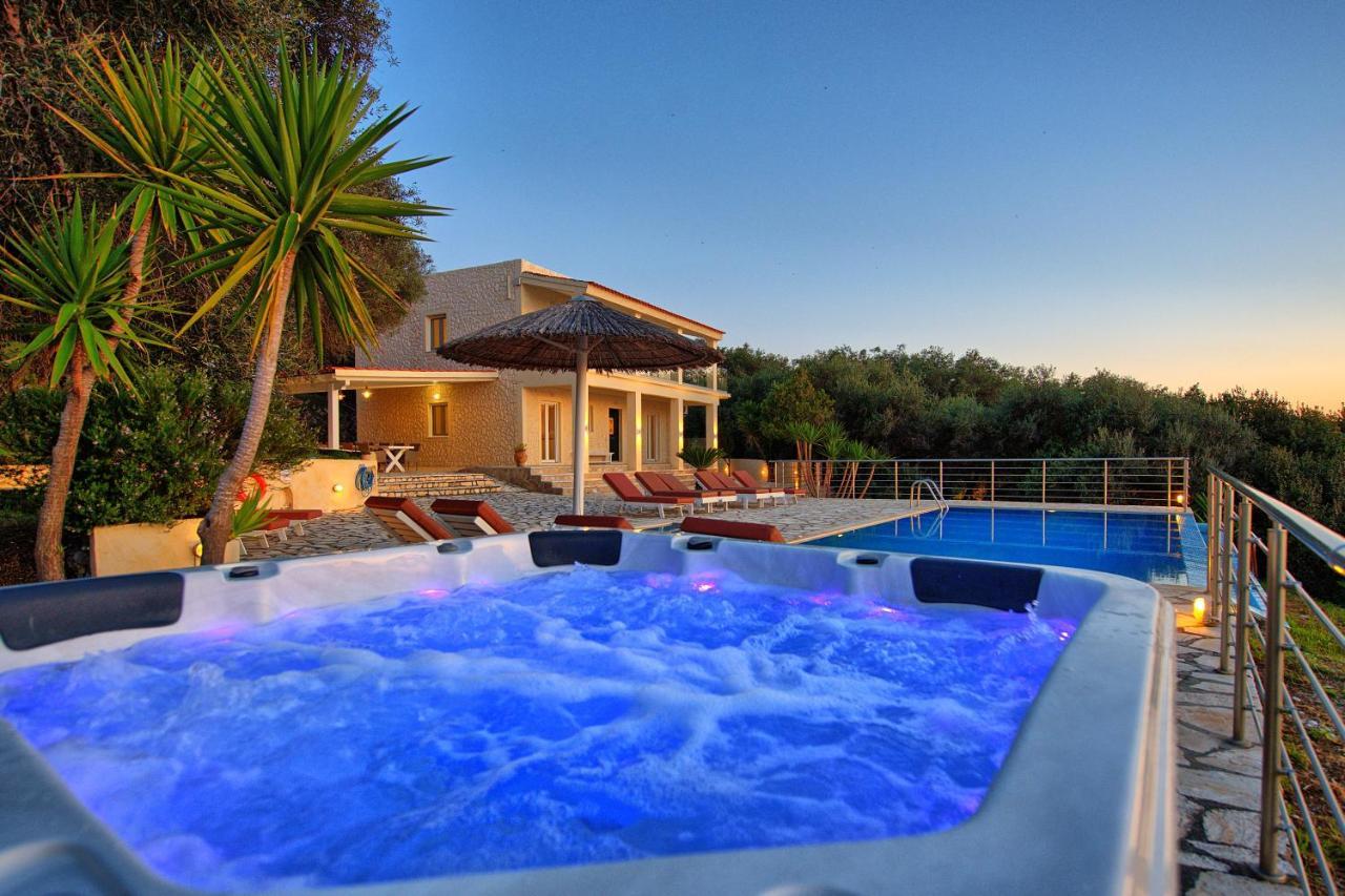 Beachfront Villa Seasun By Posarellivillas Agios Spyridon  Exteriör bild