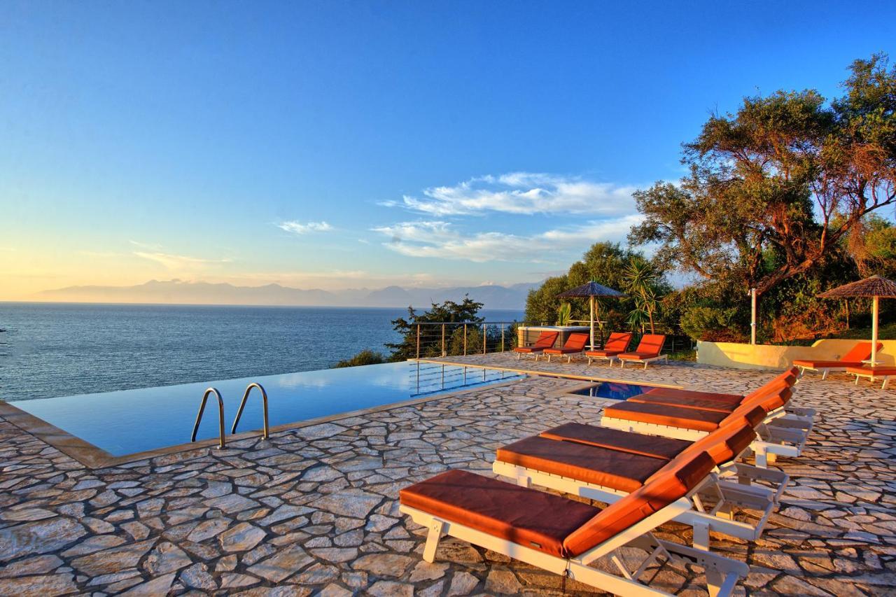 Beachfront Villa Seasun By Posarellivillas Agios Spyridon  Exteriör bild